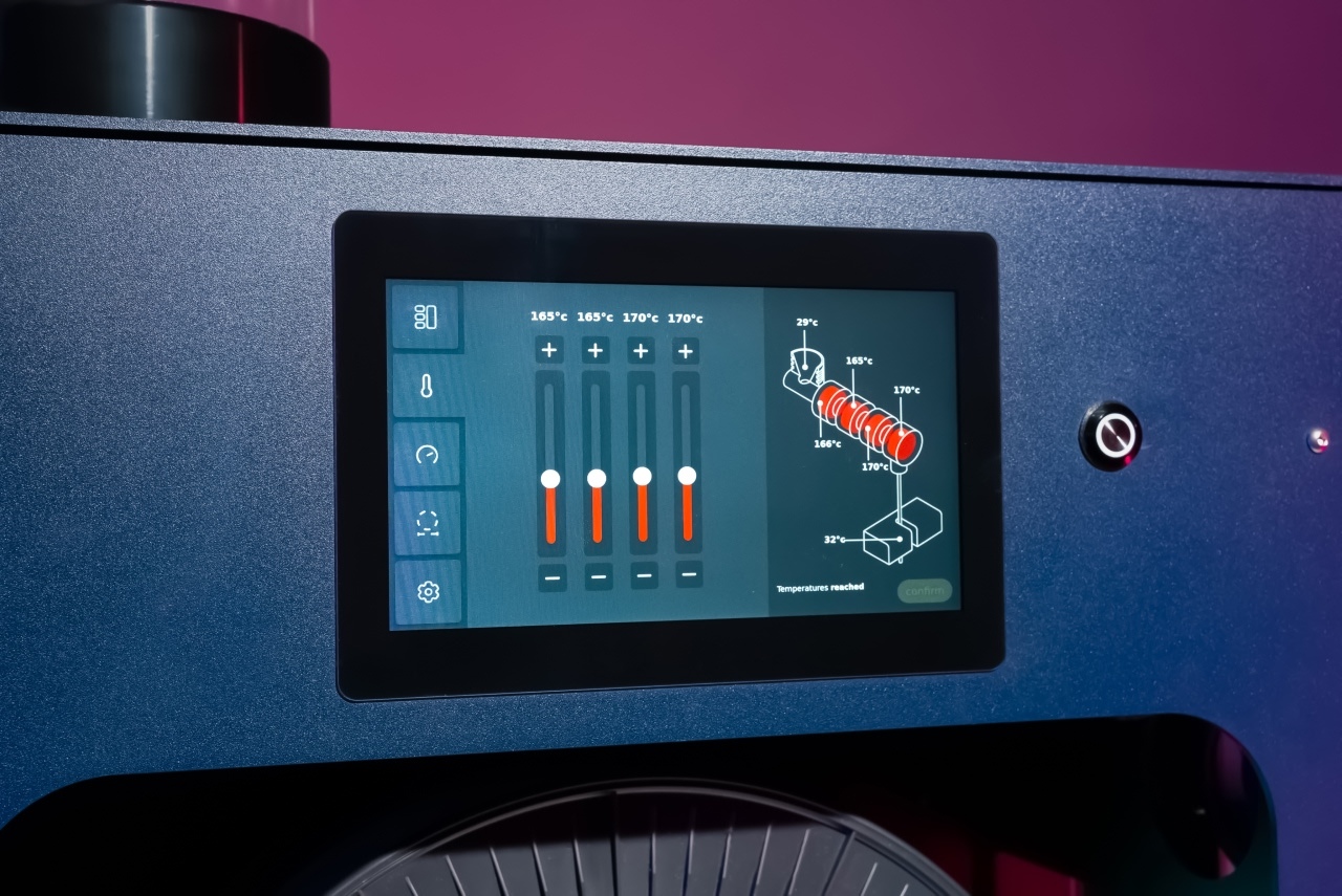 The screen of the filament maker two, with the heaters' temperature settings on.