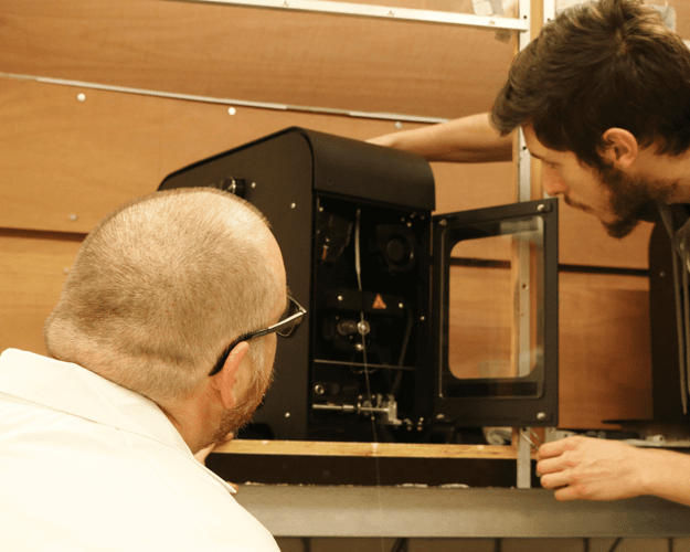 Louis Rinaldo extruding filament with client
