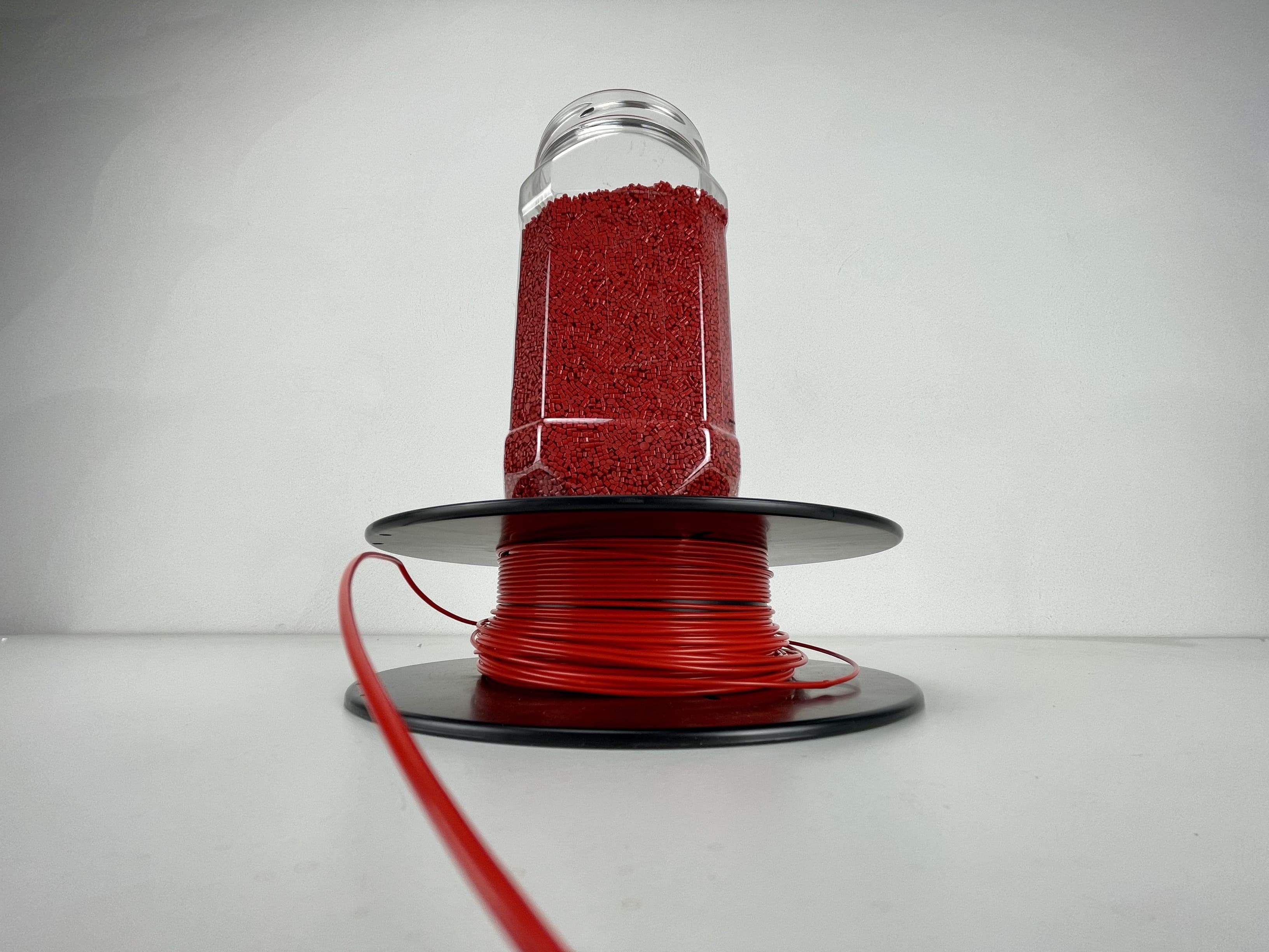 Red filament with Red polymer colorant